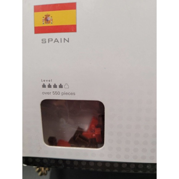 Nanoblock Sagrada Familia Micro Building Blocks 2012 Level 4-550+ Pieces - Picture 3 of 9